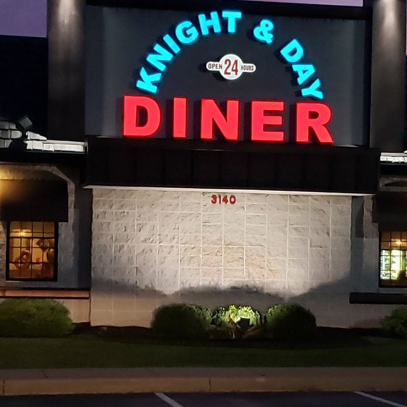 Service that can be warm, quick, and very diner-like Service that can be warm, quick, and very diner-like