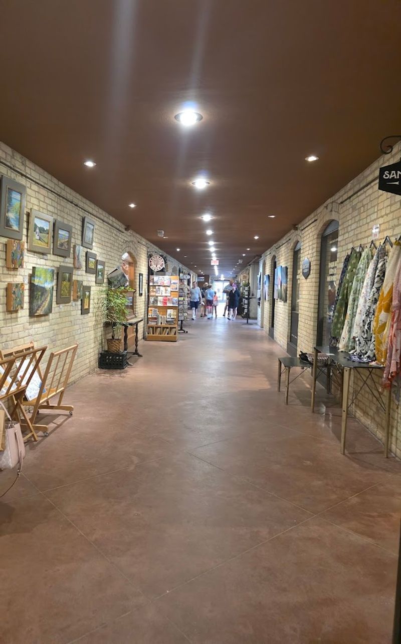 Shopping, Coffee, and Candy Right Above the Tunnels Shopping, Coffee, and Candy Right Above the Tunnels