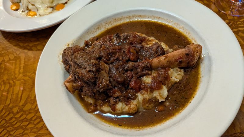 Signature Dishes Keep Showing Up in Glowing Reviews Signature Dishes Keep Showing Up in Glowing Reviews