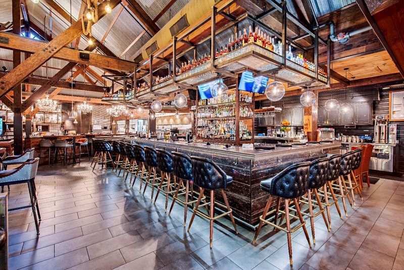 Signature Drinks and Bar Scene