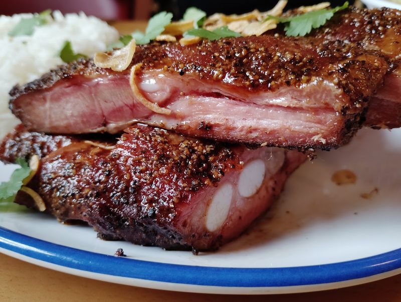 Slow-Smoked Meats Take Center Stage Slow-Smoked Meats Take Center Stage