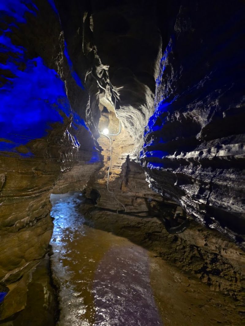 Small groups make the cavern feel intimate Small groups make the cavern feel intimate