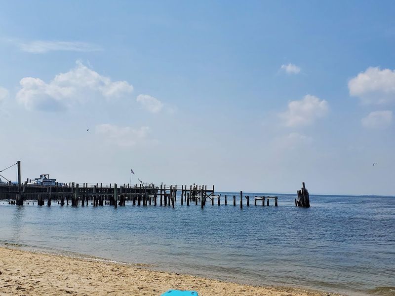 Snug Harbor Beach - Highlands Snug Harbor Beach - Highlands