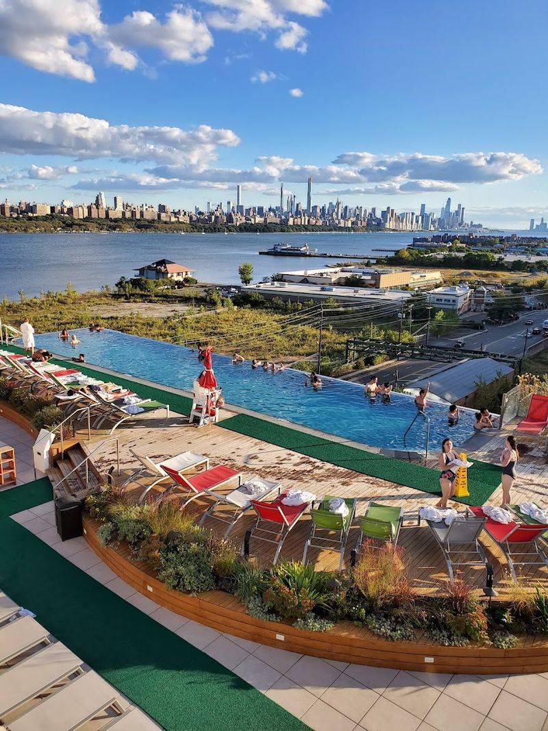 SoJo Spa Club Turns an Edgewater High-Rise Into a Full-Day Escape SoJo Spa Club Turns an Edgewater High-Rise Into a Full-Day Escape