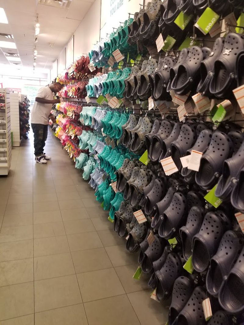 Sportswear and shoe shopping are major strengths Sportswear and shoe shopping are major strengths