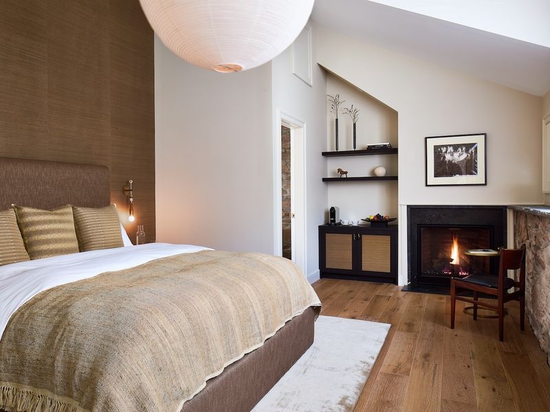 Stay the Night in Style Stay the Night in Style