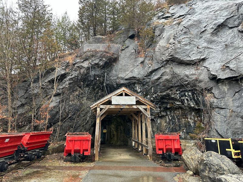 Sterling Hill Mining Museum — Ogdensburg Sterling Hill Mining Museum — Ogdensburg