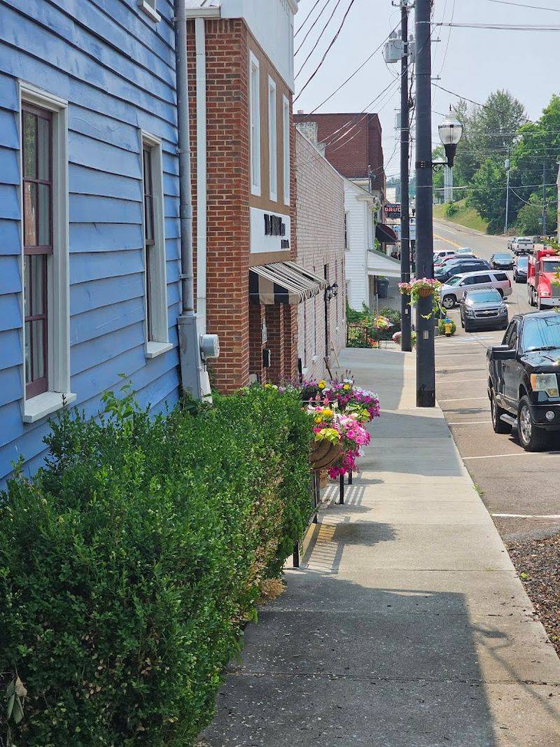 Stroll Through One of Tennessee's Oldest Downtowns Stroll Through One of Tennessee's Oldest Downtowns