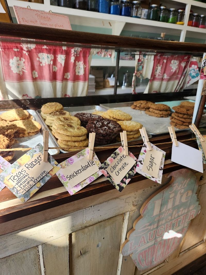 Sugar Cookies That Transport You Back in Time Sugar Cookies That Transport You Back in Time
