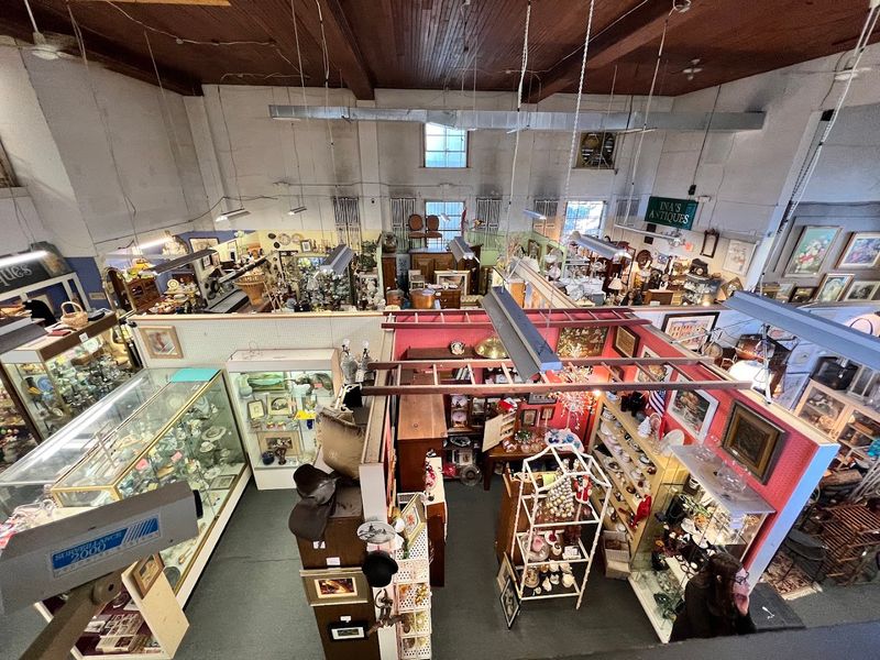 Summit Antiques Center - Summit Summit Antiques Center - Summit
