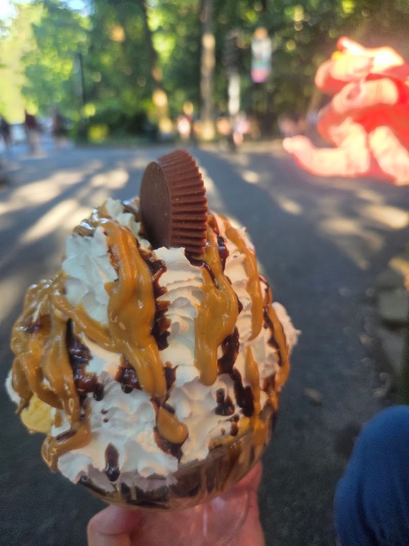 Sundaes Steal The Spotlight Sundaes Steal The Spotlight