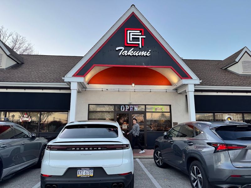 TAKUMI BISTRO & BAR