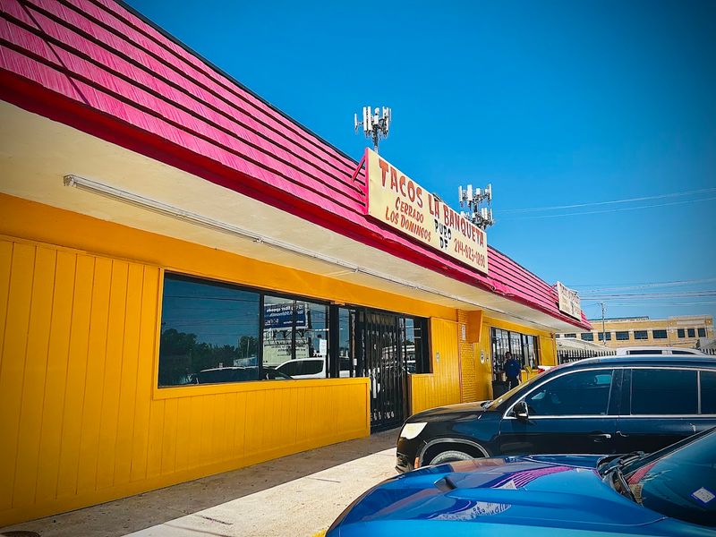 Tacos La Banqueta Puro DF (Dallas) Tacos La Banqueta Puro DF (Dallas)