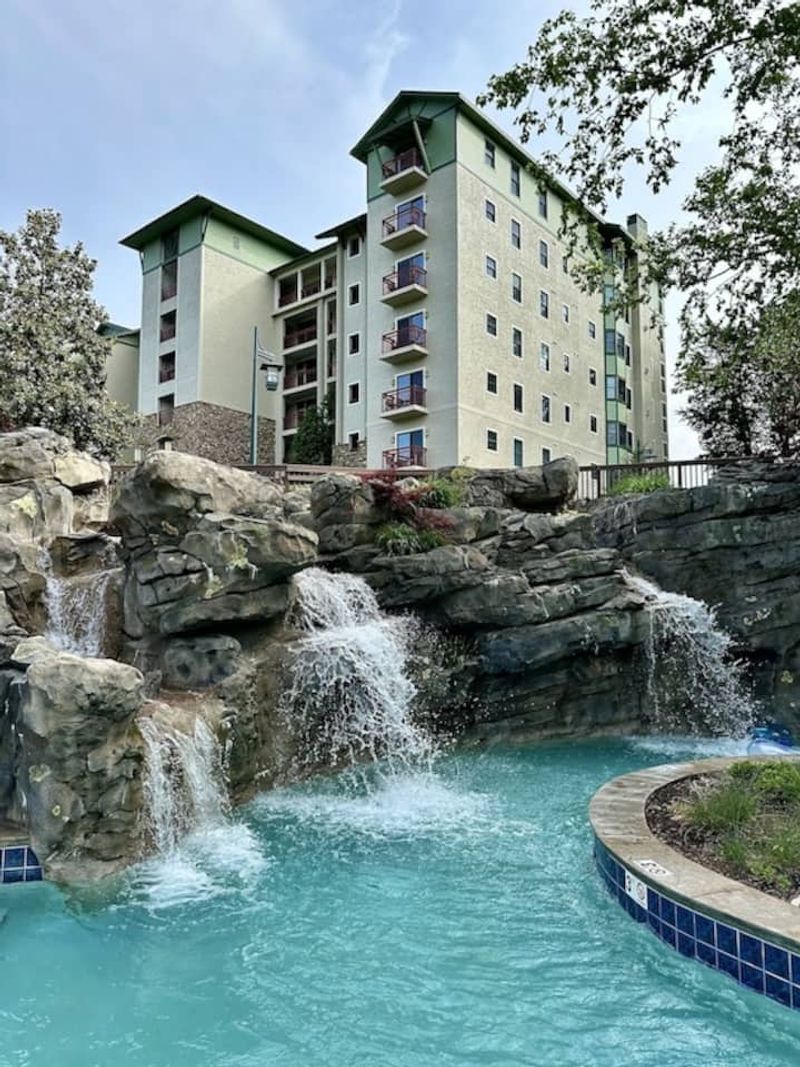 TeeTime Golf, Lazy River, Indoor Pool, Spa & Gym – Pigeon Forge