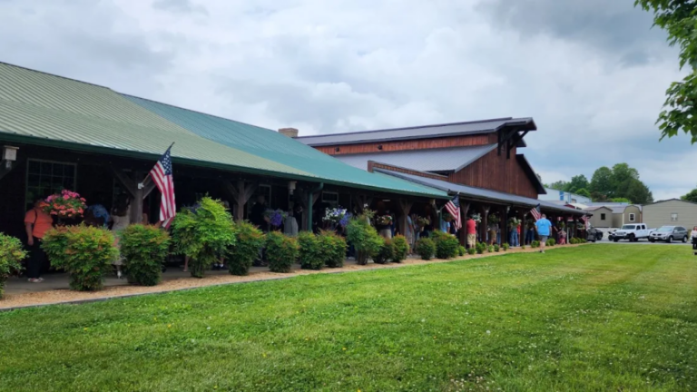 Tennesseans Will Happily Drive Hours for the Signature Dishes at These 12 Restaurants