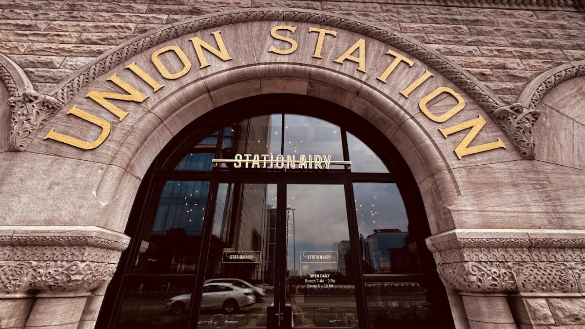 Tennessee Has 7 Train-Themed Dining Experiences That Feel Like A Ride Back In Time