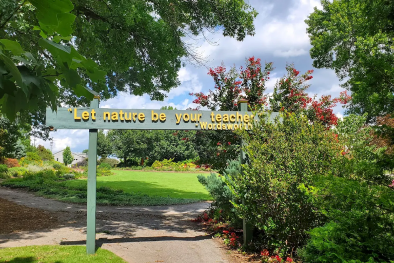 Tennessee Has A Free Garden So Peaceful, You’ll Forget You’re In The Middle Of The City