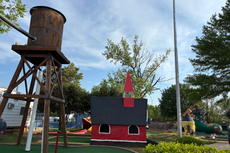 Tennessee’s Quirkiest Old-School Mini-Golf Course Has A Giant Dinosaur Guarding The Greens