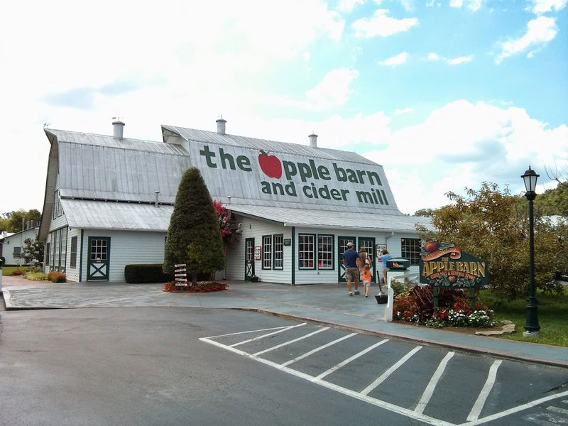 The Apple Barn & Cider Mill — Sevierville