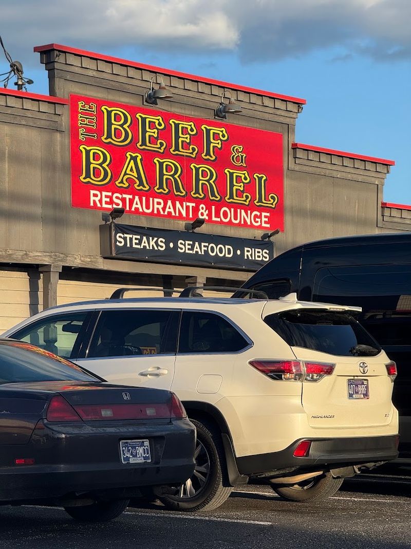 The Beef & Barrel Restaurant & Lounge — Crossville