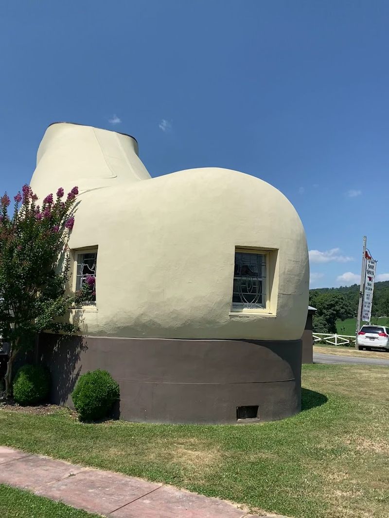 The Charm of Roadside Americana