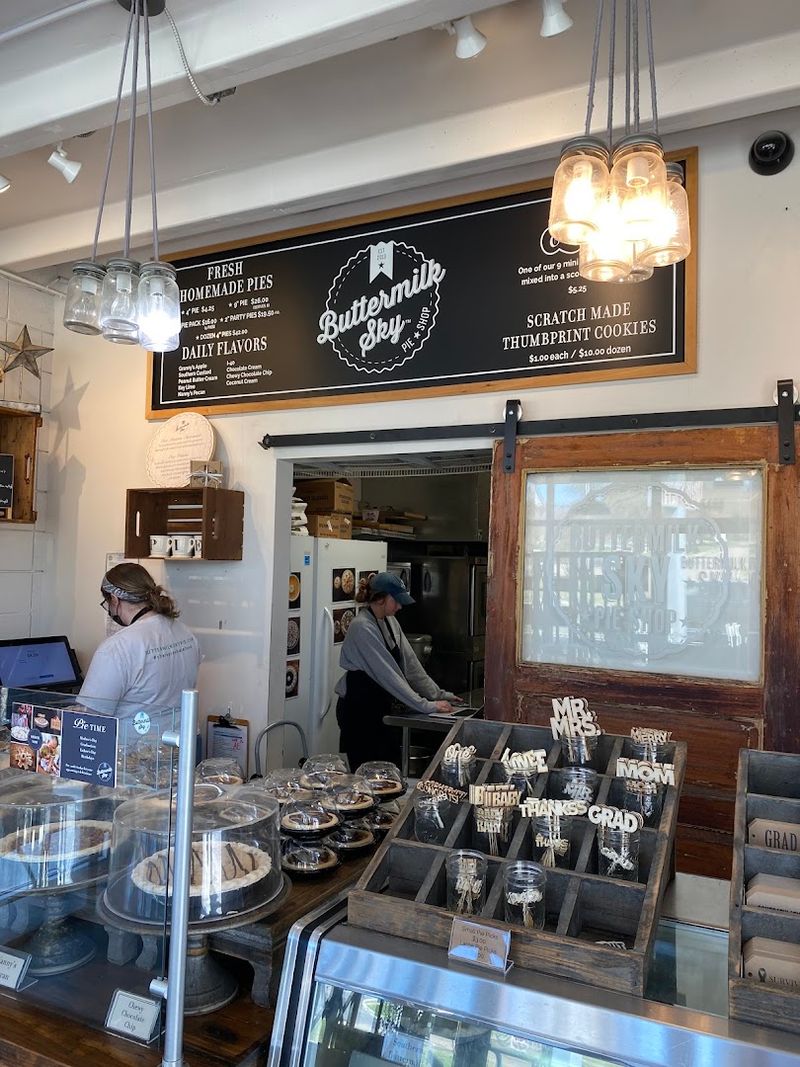 The Cozy Shop Feels Like a Modern Southern Kitchen The Cozy Shop Feels Like a Modern Southern Kitchen