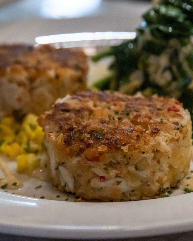 The Crab Cake That Steals Attention From the Steaks The Crab Cake That Steals Attention From the Steaks