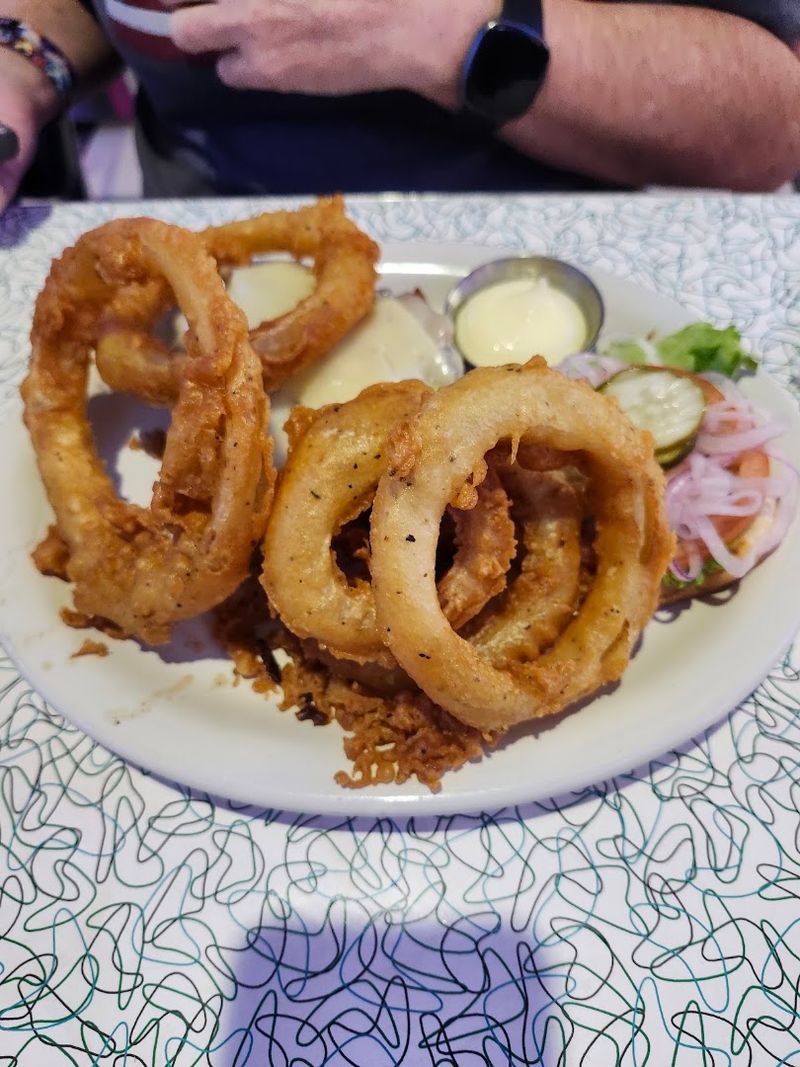 The Crispy Onion Rings Are Worth the Drive to Alcoa