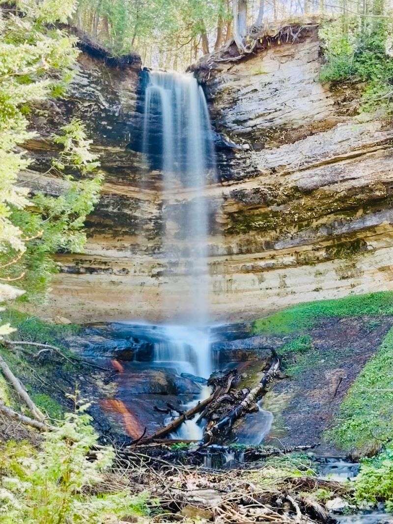 The First Look: A Canyon That Catches You Off Guard