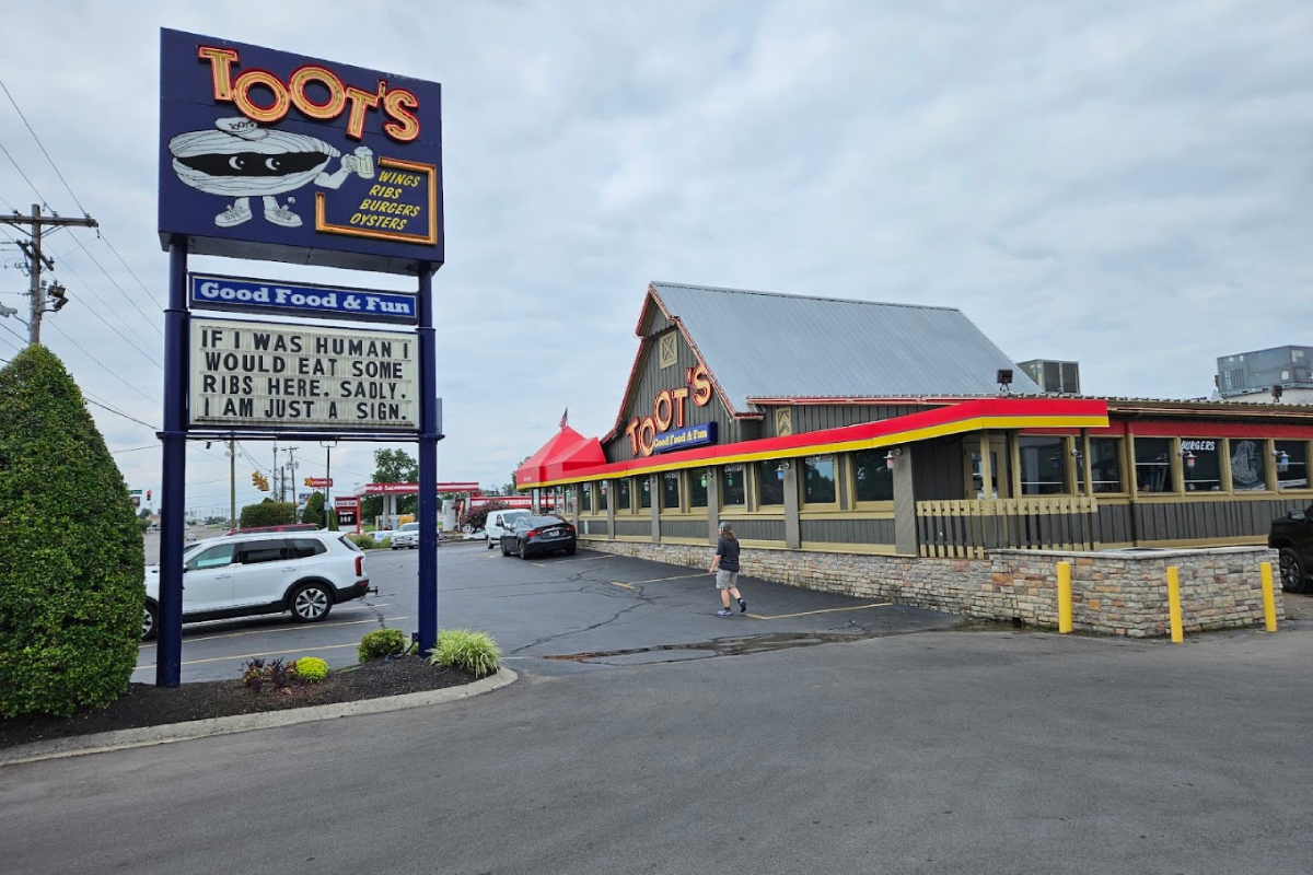 The Fried Pickles At This Tennessee Local Favorite Are Nearly Impossible To Resist