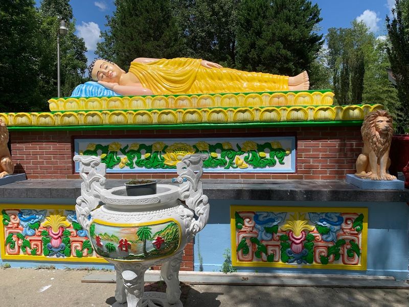 The Giant Sleeping Buddha That Steals the Scene The Giant Sleeping Buddha That Steals the Scene