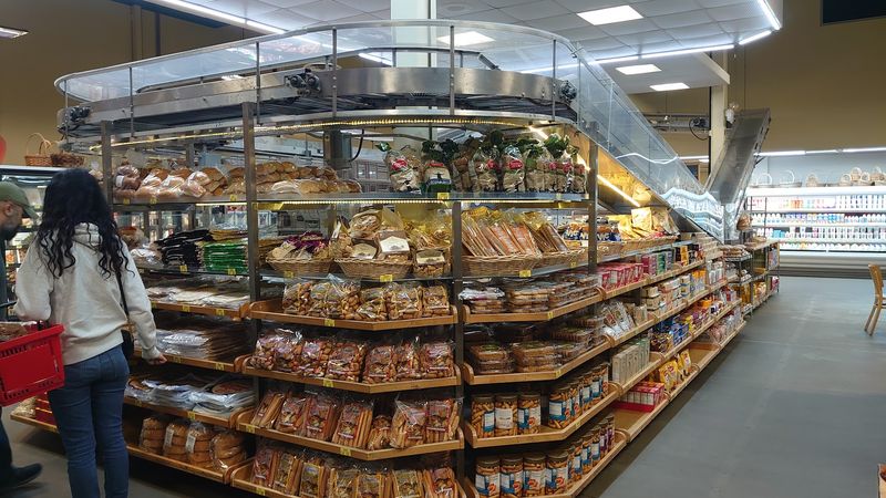 The Hypnotic Pita Bread Conveyor Belt