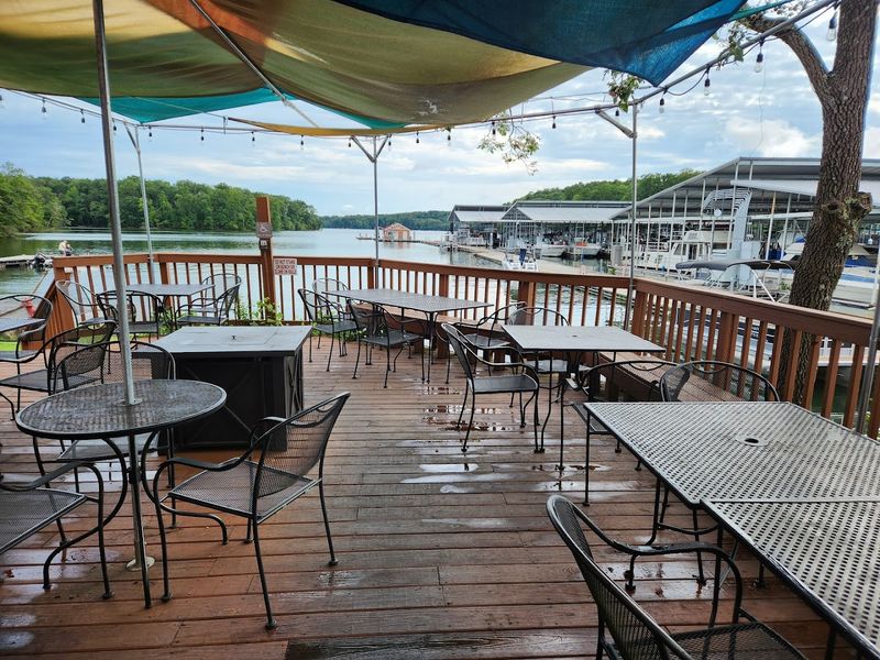 The Lakeside Setting That Makes This Place Feel Different The Lakeside Setting That Makes This Place Feel Different