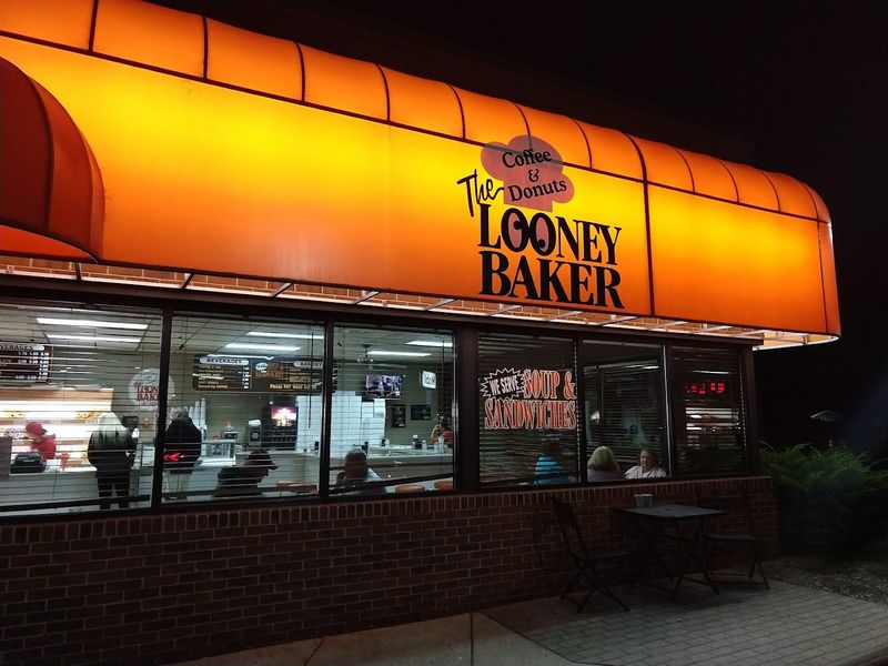 The Looney Baker — Livonia