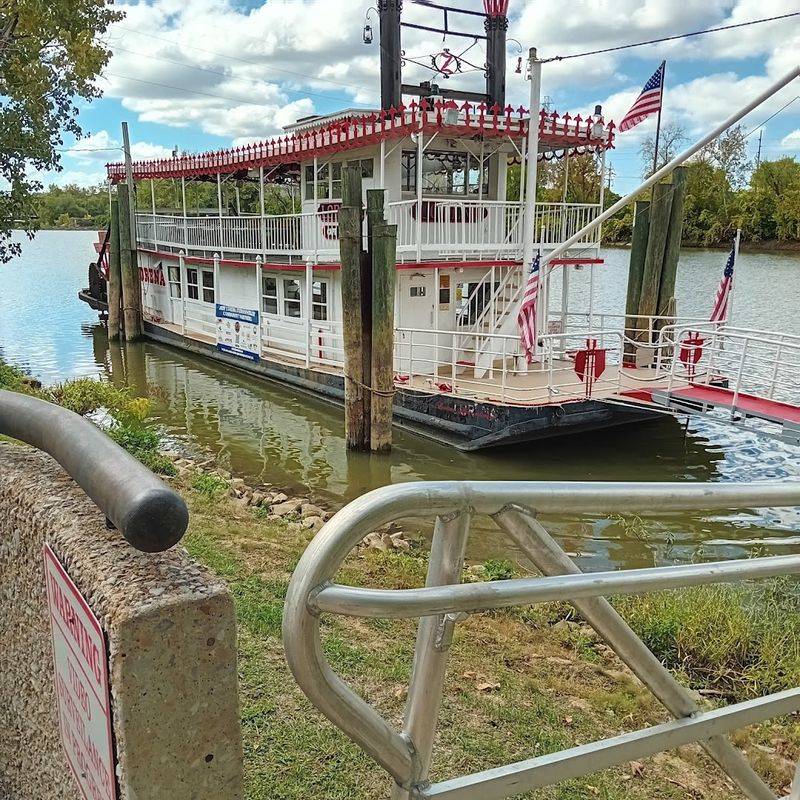 The Lorena Sternwheeler