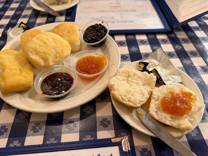 The Loveless Cafe – Nashville (Southern biscuits with preserves) The Loveless Cafe – Nashville (Southern biscuits with preserves)