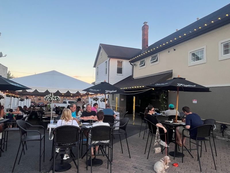 The New Park Tavern - East Rutherford
