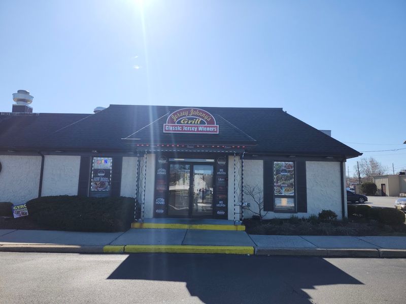 The No-Frills Route 46 Charm That Keeps Locals Coming Back