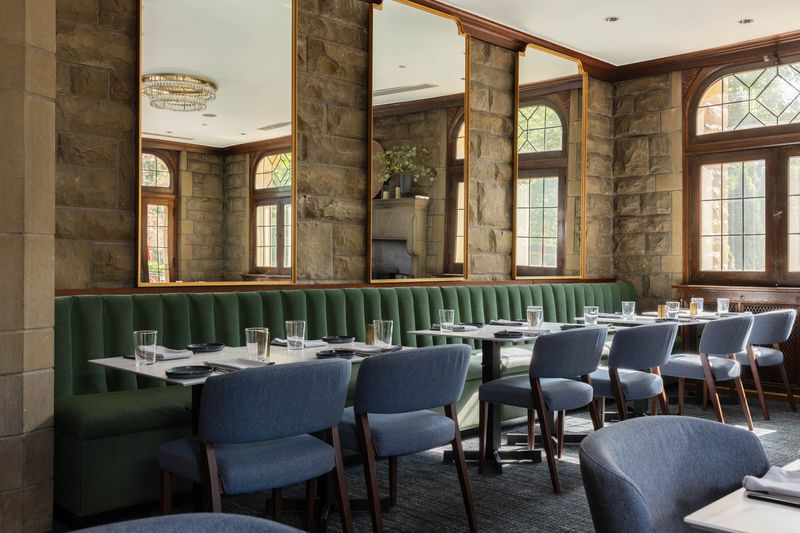 The Oak Room at the Granville Inn, Granville The Oak Room at the Granville Inn, Granville