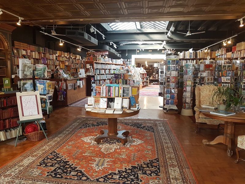 The Old-School Atmosphere Makes Browsing Better The Old-School Atmosphere Makes Browsing Better