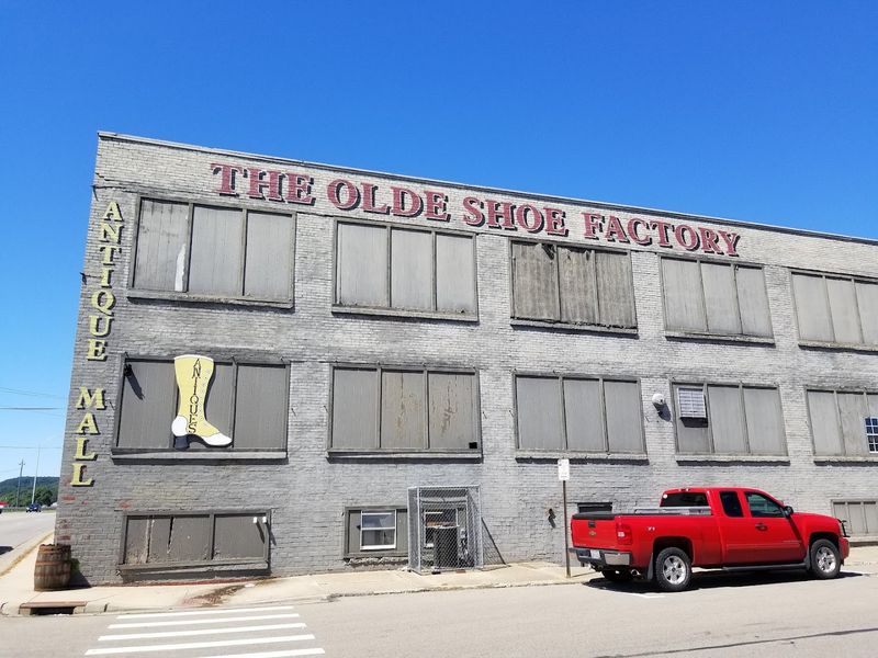 The Olde Shoe Factory Antique Mall, Lancaster, OH