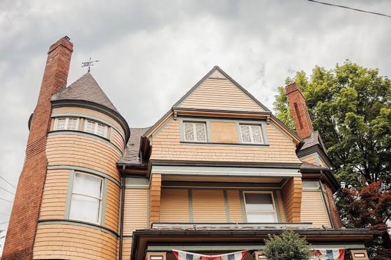 The Queen, A Victorian Bed & Breakfast - Bellefonte, PA The Queen, A Victorian Bed & Breakfast - Bellefonte, PA
