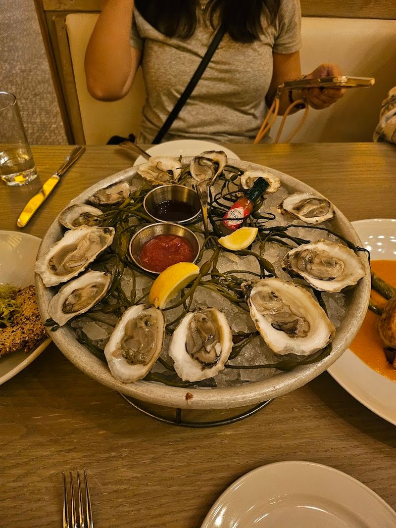 The Raw Bar That Makes Oysters Lobster and Crab Feel Like an Occasion The Raw Bar That Makes Oysters Lobster and Crab Feel Like an Occasion