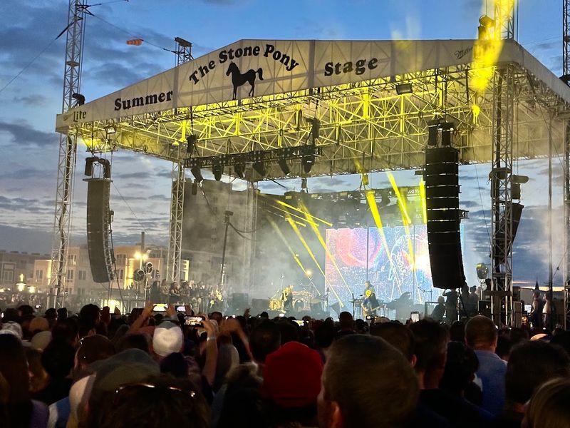 The Summer Stage Brings Huge Concerts to the Edge of the Atlantic