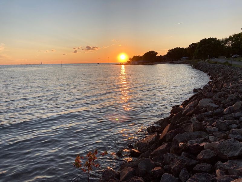 The Sunset Show Everyone Talks About The Sunset Show Everyone Talks About