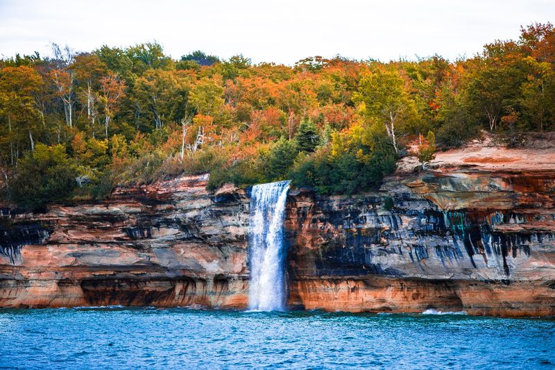 The Surrounding Cliffs and Bluffs: Nature's Built-In Frame The Surrounding Cliffs and Bluffs: Nature's Built-In Frame