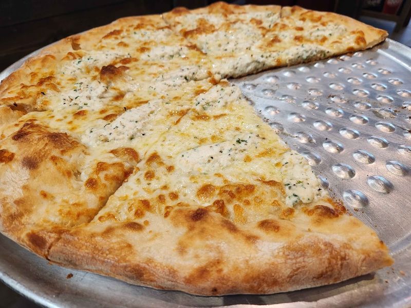The Thin, Foldable Crust Is the Real Star The Thin, Foldable Crust Is the Real Star