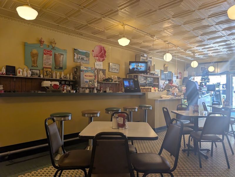 The atmosphere is pure nostalgic Pittsburgh The atmosphere is pure nostalgic Pittsburgh