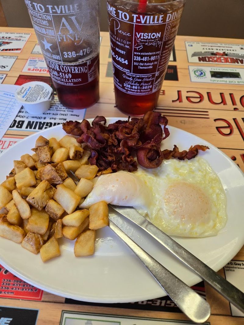 The breakfast plates are big, familiar, and built to satisfy The breakfast plates are big, familiar, and built to satisfy