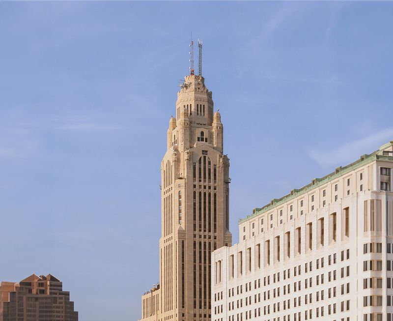 The charm and the realities of a historic high-rise The charm and the realities of a historic high-rise